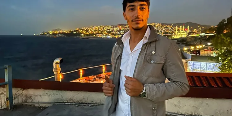 Sokakta söylediği şarkıyla viral oldu