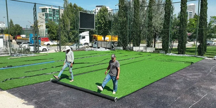 Bursa’da futbol sahaları yenileniyor