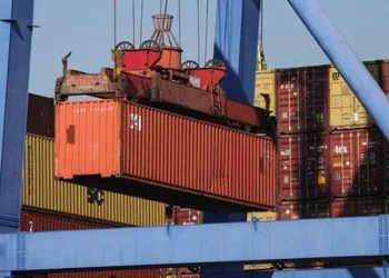 Dış ticaret açığı azaldı