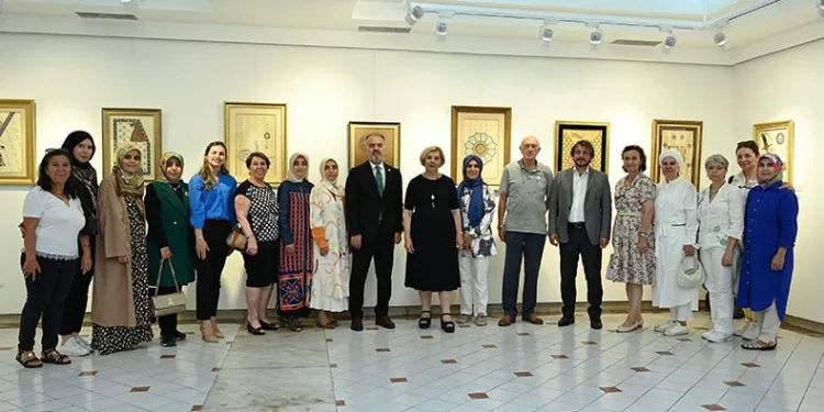 Saraydan sanata uzanan sergi