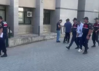 Kardeşinin kimliğiyle 5 yıl kaçtı