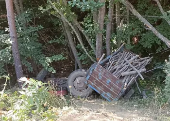 15 metrelik uçurumdan düştü