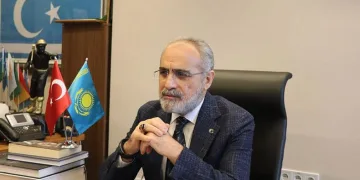 Yalçın Topçu görevine devam ediyor