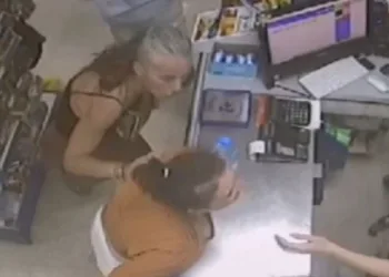 Eski eşinin bıçaklı saldırısına uğradı
