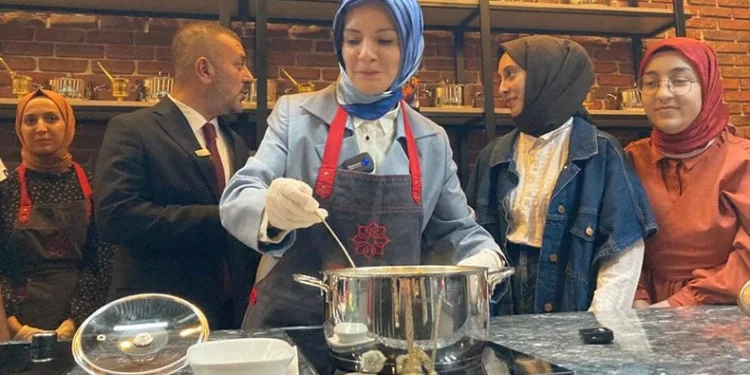 Bakan Göktaş, Gastro Akademi’yi ziyaret etti