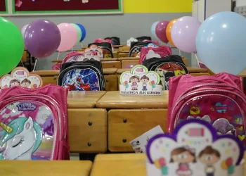 Kırtasiye setleri Belediye Başkanı Sertaslan’dan