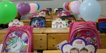 Kırtasiye setleri Belediye Başkanı Sertaslan’dan