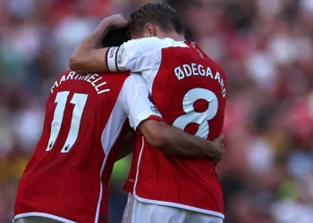 Arsenal, Manchester United karşısında uzatmalarda güldü