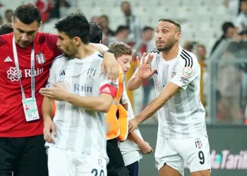 Cenk Tosun bu sezon Süper Lig’de ilk kez forma giydi