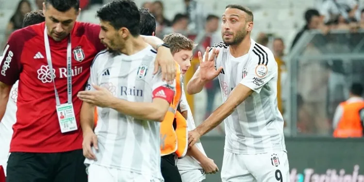 Cenk Tosun bu sezon Süper Lig’de ilk kez forma giydi