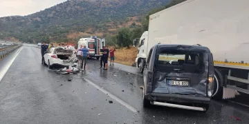 Zincirleme trafik kazası: 8 yaralı