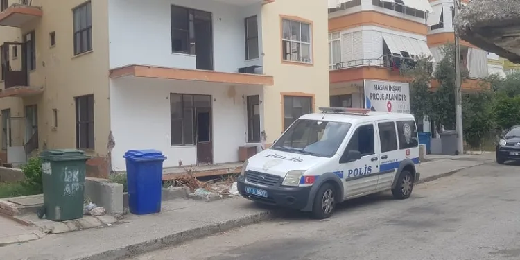 Boş binanın bahçesinde erkek cesedi bulundu