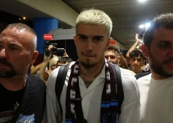 Trabzonspor, eski oyuncusu Berat Özdemir’i Trabzon’a getirdi