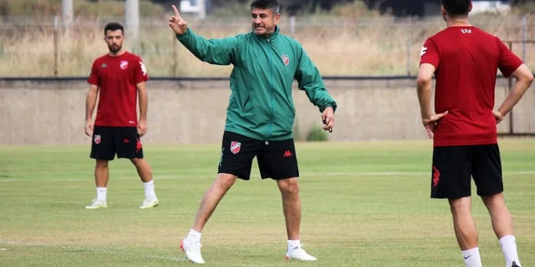 Karşıyaka’da teknik direktör Ersin Aka için karar zamanı