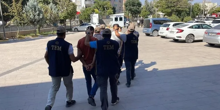 DEAŞ operasyonunda 3 şüpheli tutuklandı