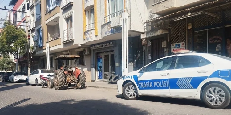 Traktörün altında kalan minik Eymen hayatını kaybetti