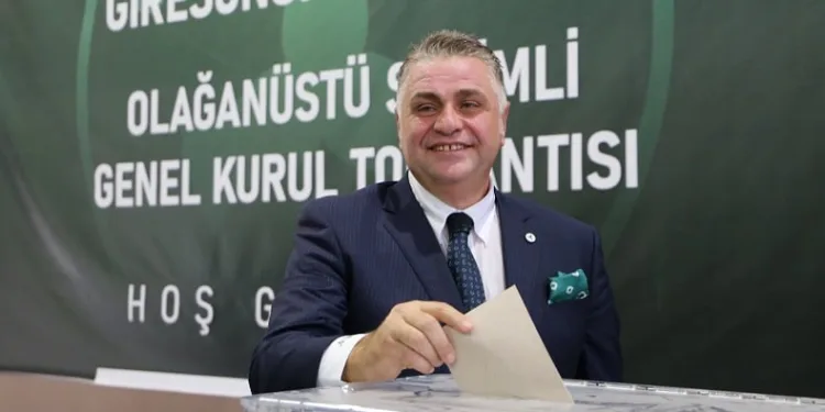Giresunspor’da Nahid Yamak, yeniden başkanlığa seçildi
