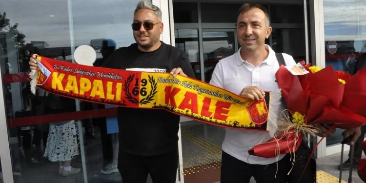 Kayserispor’un yeni Teknik Direktörü Recep Uçar, Kayseri’ye geldi