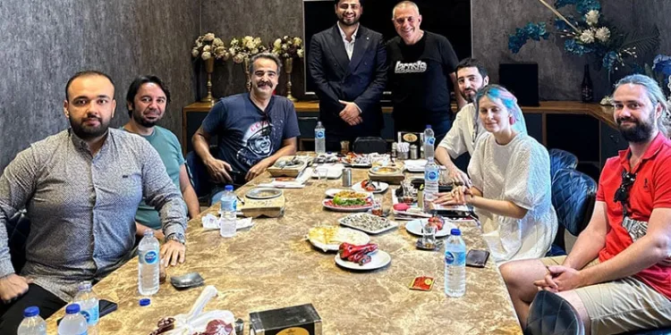 Rus piyanistin boru kebap keyfi