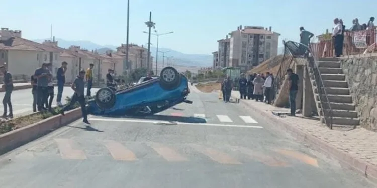 El frenini çekmeyi unutdunca araç takla attı