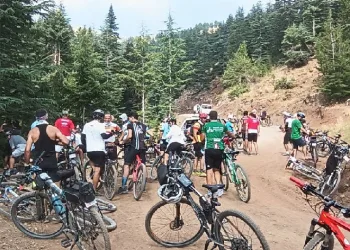 Bisiklet sporcuları zirve için yarıştı