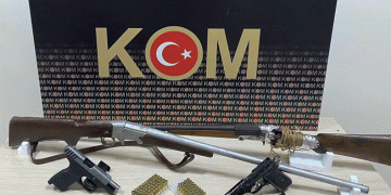 Kars’ta silah ve mühimmat ele geçirildi