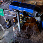 New York’ta otobüs şarampole yuvarlandı