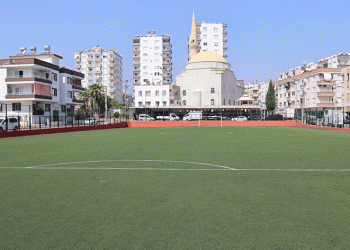 Toroslar’daki spor tesisleri yenileniyor
