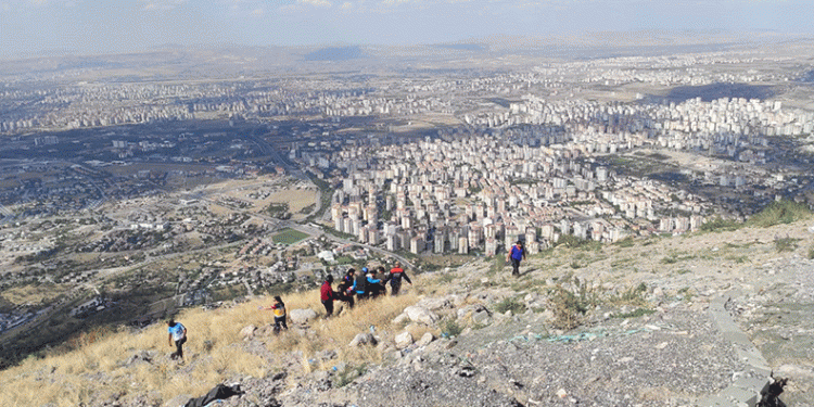 Yamaç paraşütü düştü: 2 yaralı