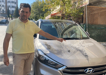 Gazetecinin aracına asitli saldırı