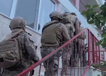 İzmir’de dev uyuşturucu operasyonu