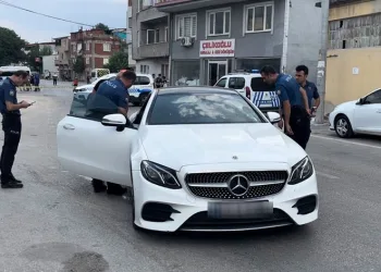 İki arkadaşa eş zamanlı silahlı saldırı
