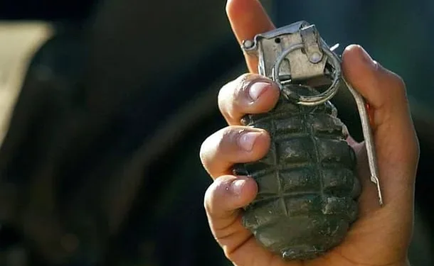 2 adet el bombası ele geçirildi