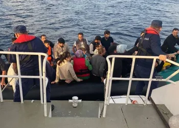 52 düzensiz göçmen kurtarıldı