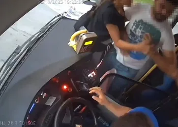 Yolcu sayısı fazla diye otobüs şoförünü tokatladı