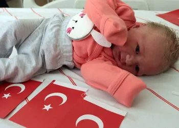 Cumhuriyet’in ikinci asrında gözünü dünyaya açtı