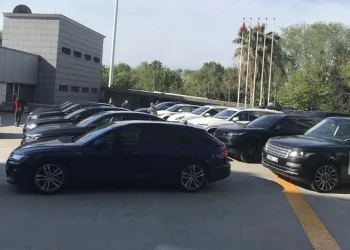 Ucuz lüks otomobil vaadiyle paraları topladı, tutuklandı