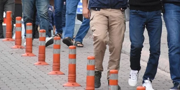 Bursa’da FETÖ operasyonu: 14 gözaltı