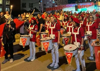 “100. Yılda Fener Alayı” Yürüyüşü