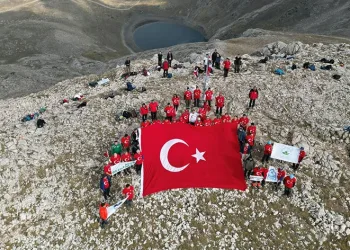 Osmangazili dağcıların ‘100. yıl’ zirve tırmanışı