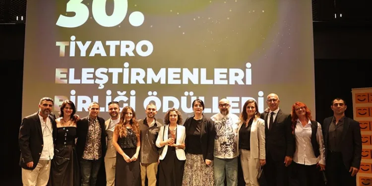 NKT’ye yılın oyunu ödülü