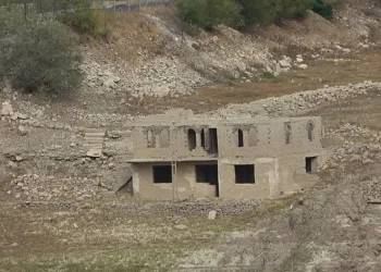 Tarihi Torul Köprüsü ortaya çıktı