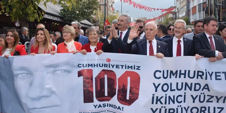 CHP Bursa’dan 29 Ekim kutlaması