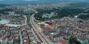 İhracatı azaldı, ithalatı arttı