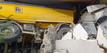 Facia teğet geçti