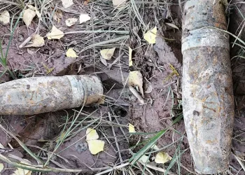 Balık tutarken top mermisi buldu