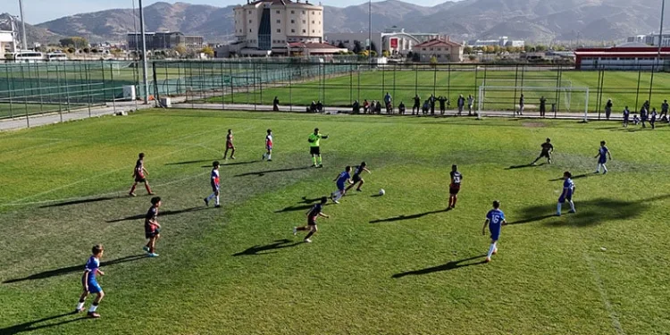100’ncü yılda 100 takım Cumhuriyet için ter döktü