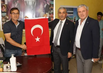 Başkan Kaplan’dan Koçarlı’ya bayrak çağrısı