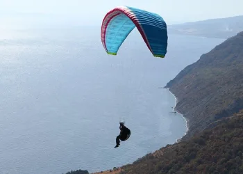 Uçmakdere pisti paraşüt tutkunlarını çekiyor