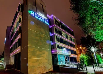 Uludağ Elektrik’te ekimin rengi pembe